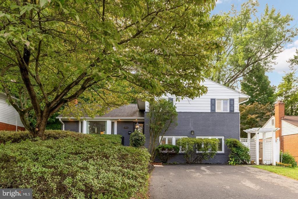 Greentree Rd, Bethesda, MD 20817