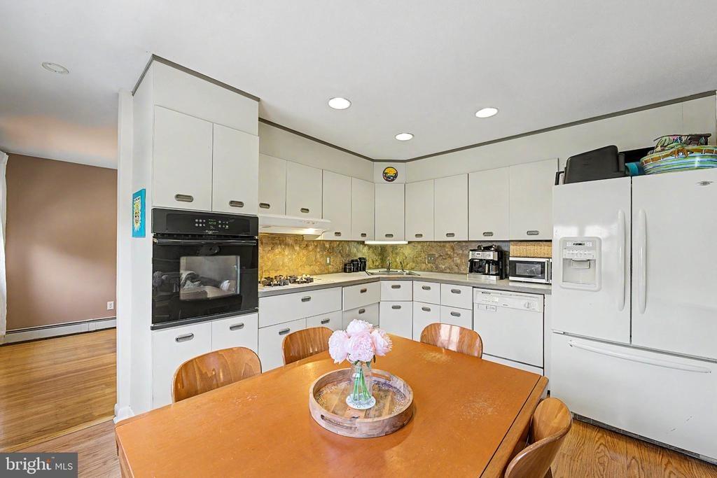 Exeter Ct, Margate City, NJ 08402