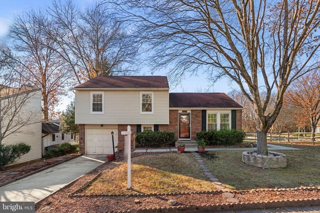 Bluecoat Ln, Columbia, MD 21045