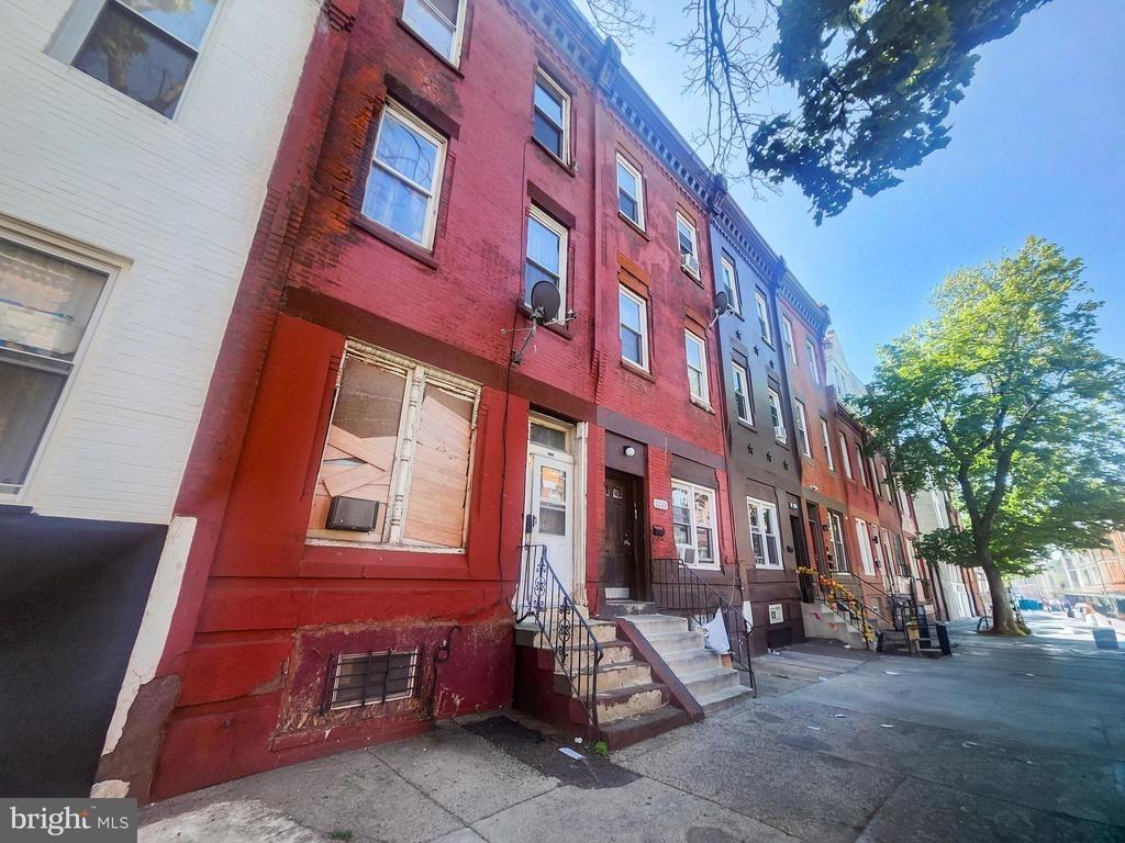N 16th St, Philadelphia, PA 19132