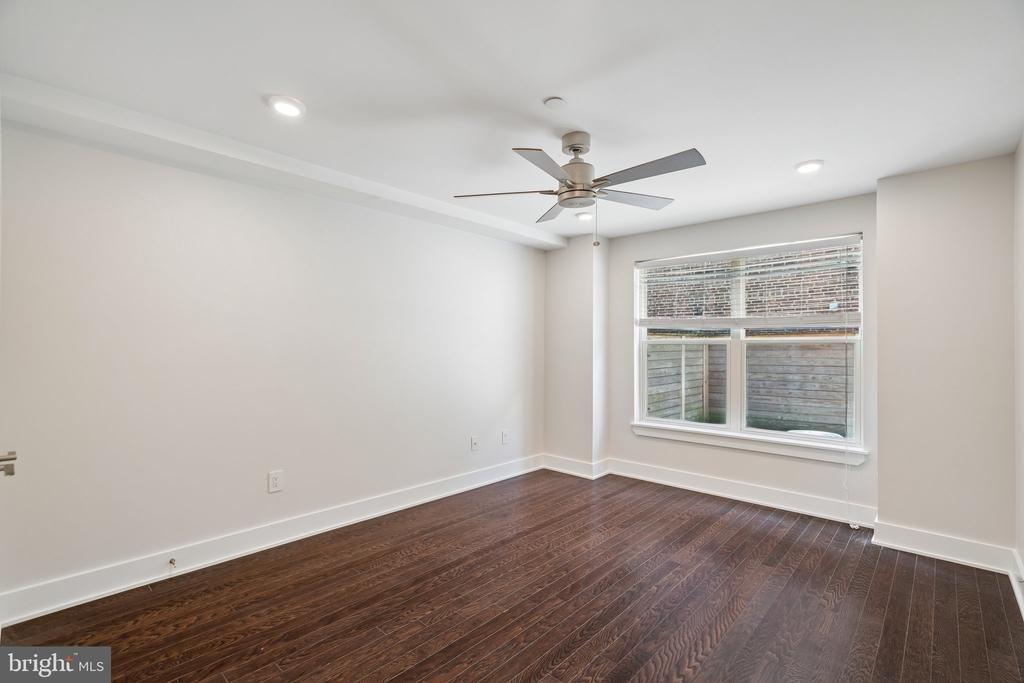 N Marshall St, Philadelphia, PA 19123