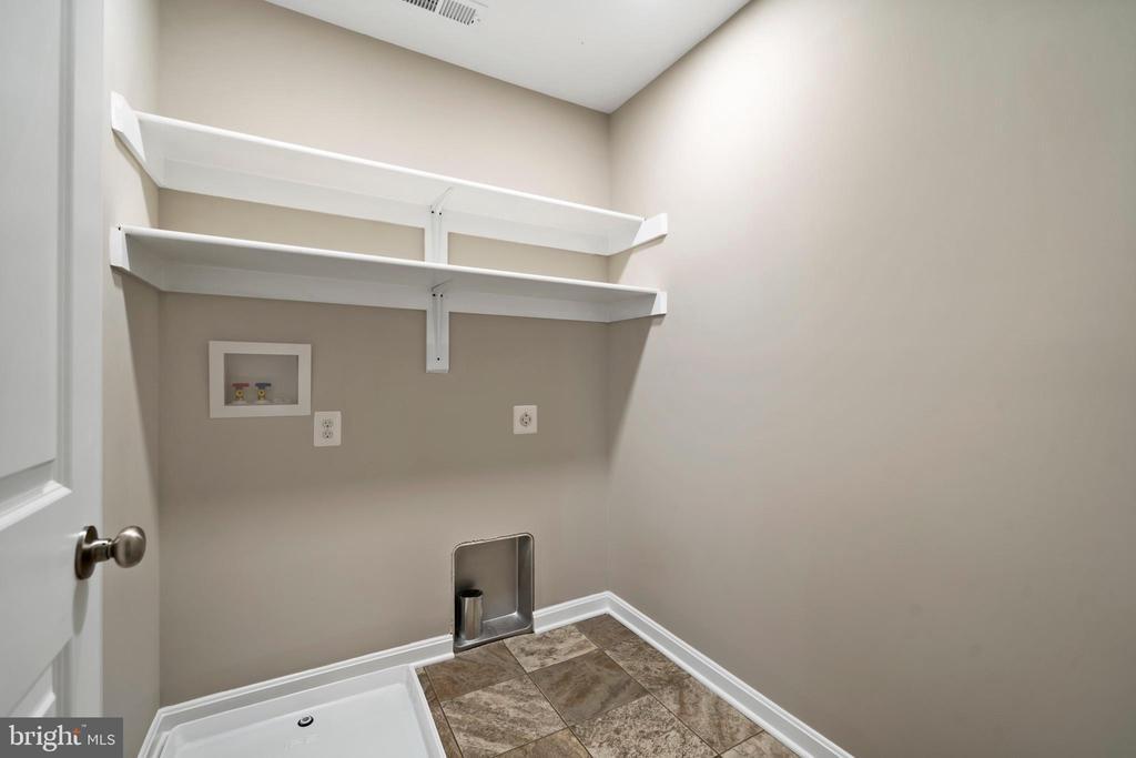 Candleberry Dr, La Plata, MD 20646
