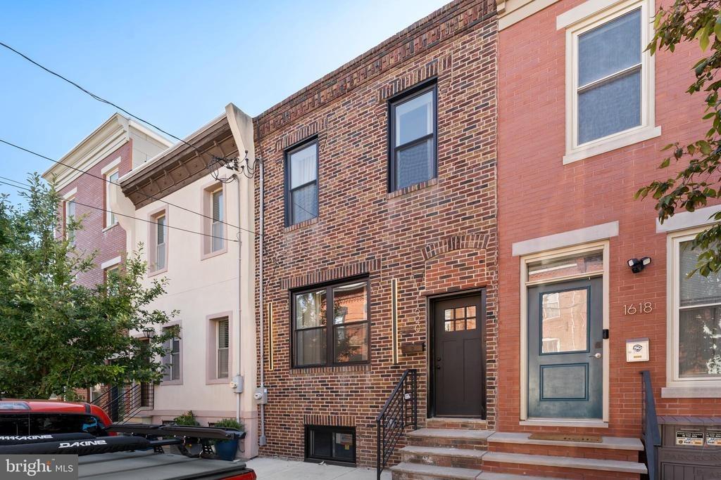 S 19th St, Philadelphia, PA 19145