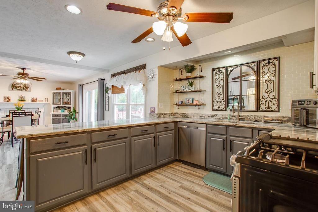 Ryce Dr, Waldorf, MD 20601