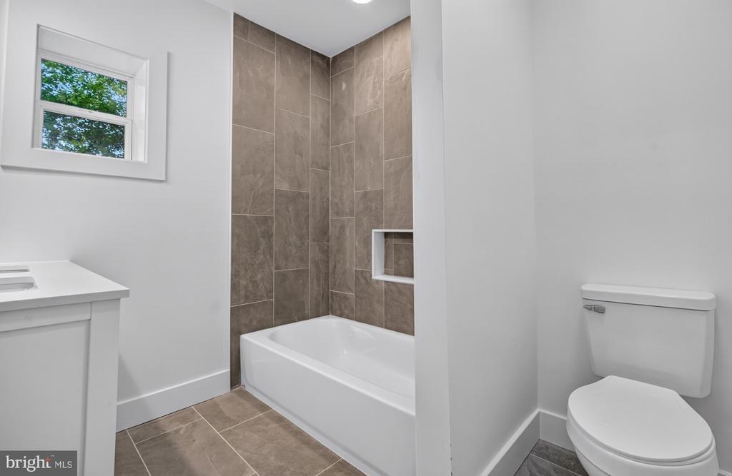 Tuckahoe Rd, Sewell, NJ 08080