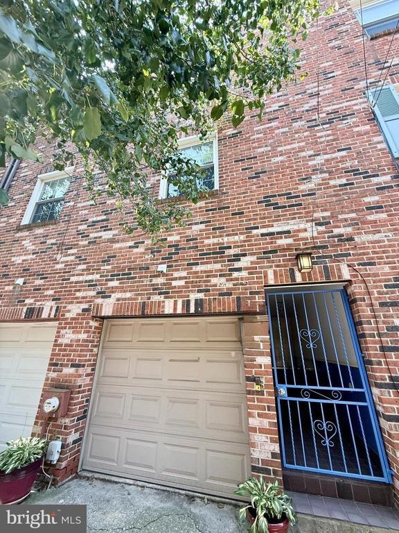 Bainbridge St, Philadelphia, PA 19146