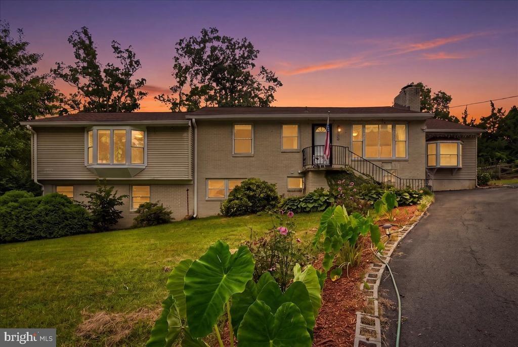 Carol St, Fairfax, VA 22030