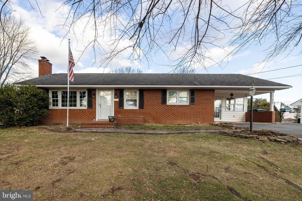 W North St, Woodstock, VA 22664