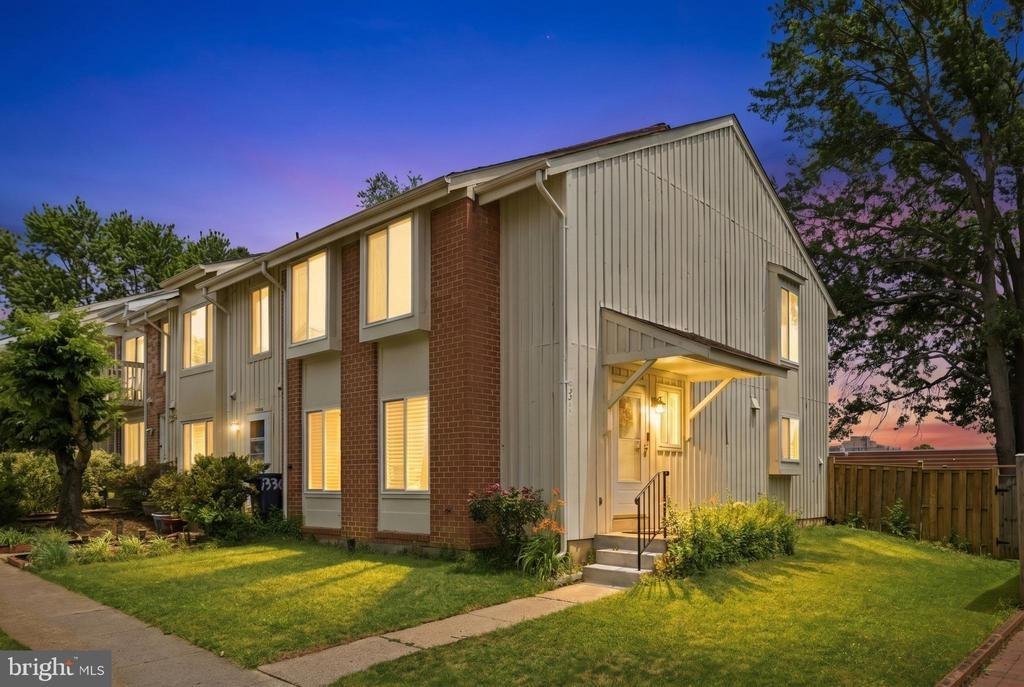 Rowles Pl, Herndon, VA 20170