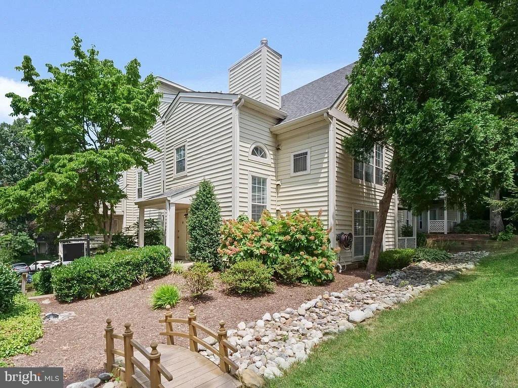 Willow Point Dr, Falls Church, VA 22042