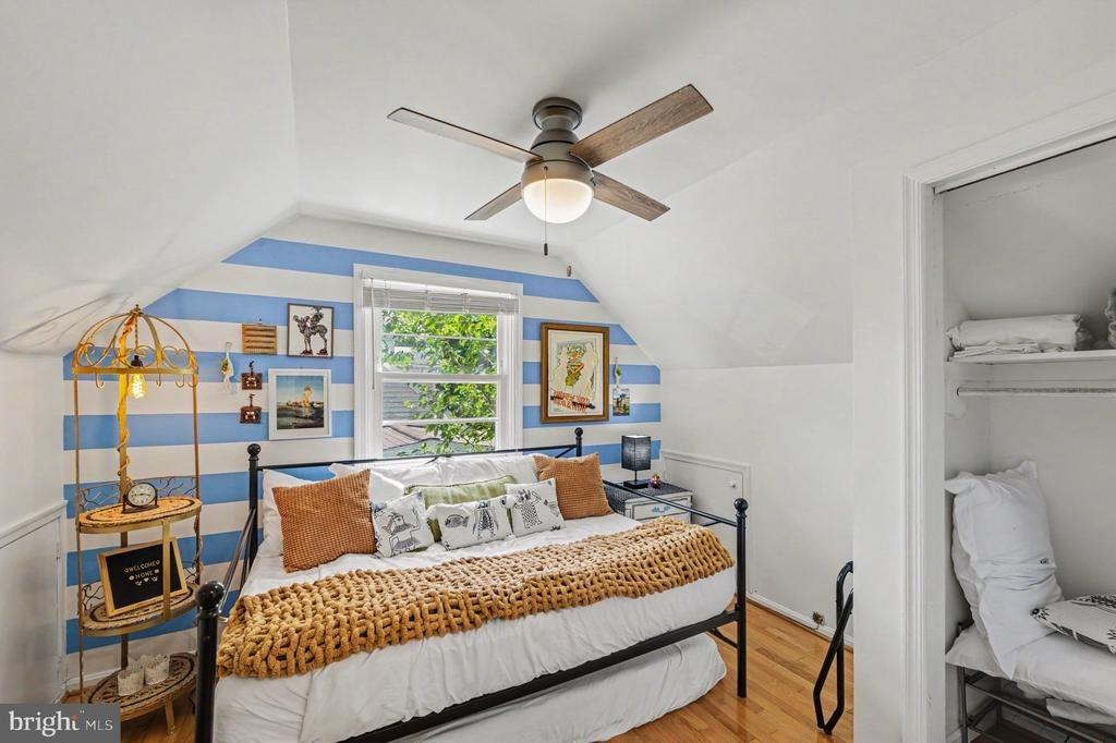 Cavalier Dr, Alexandria, VA 22307