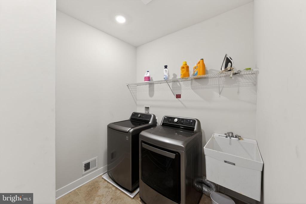 Oscar Wilde Ct, White Plains, MD 20695