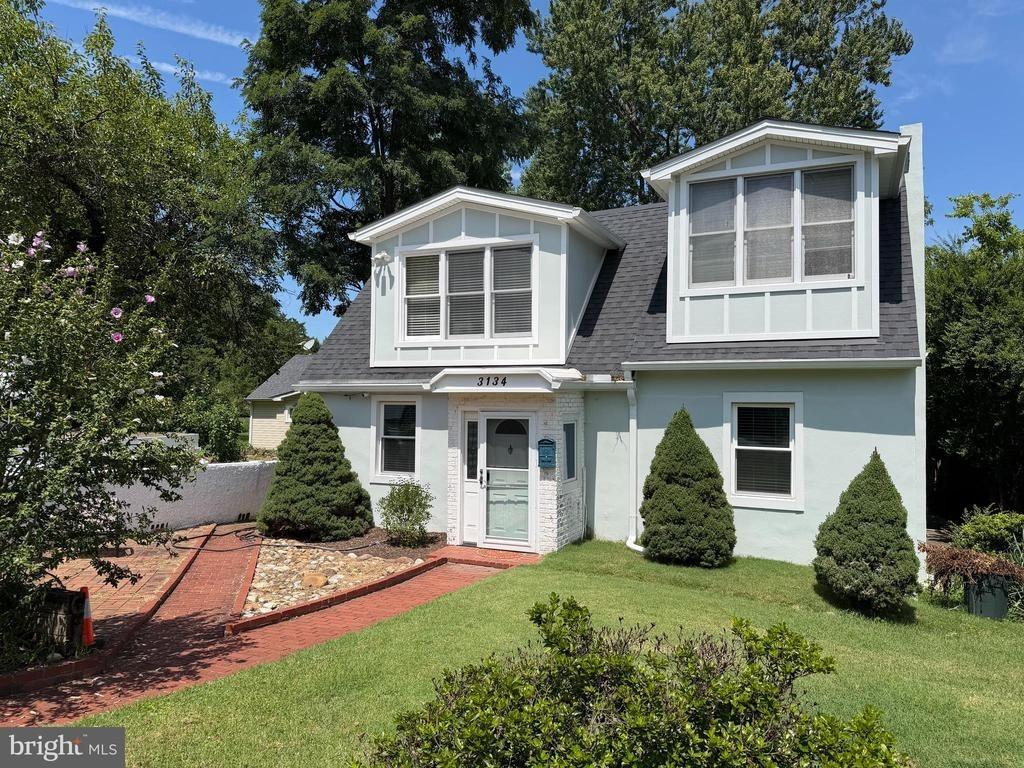 Clayborne Ave, Alexandria, VA 22306