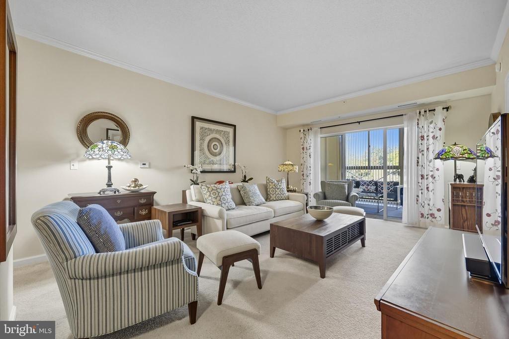 Pennfield Cir, Silver Spring, MD 20906