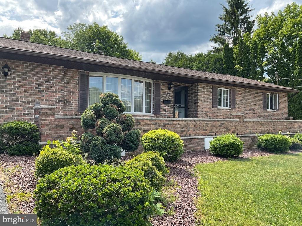 S 3rd St, Frackville, PA 17931