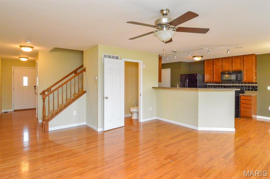 Hampshire Ct, Maryville, IL 62062