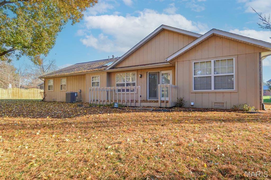Spruce Hill Dr, Belleville, IL 62221
