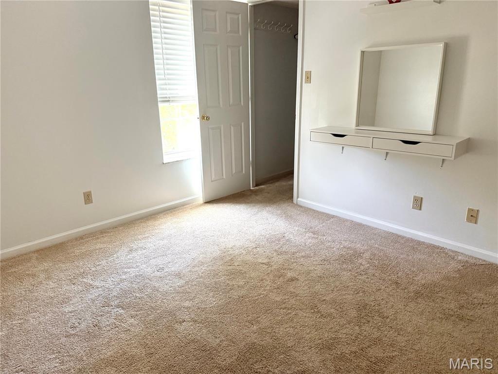 Hanna Place Ct, Manchester, MO 63021