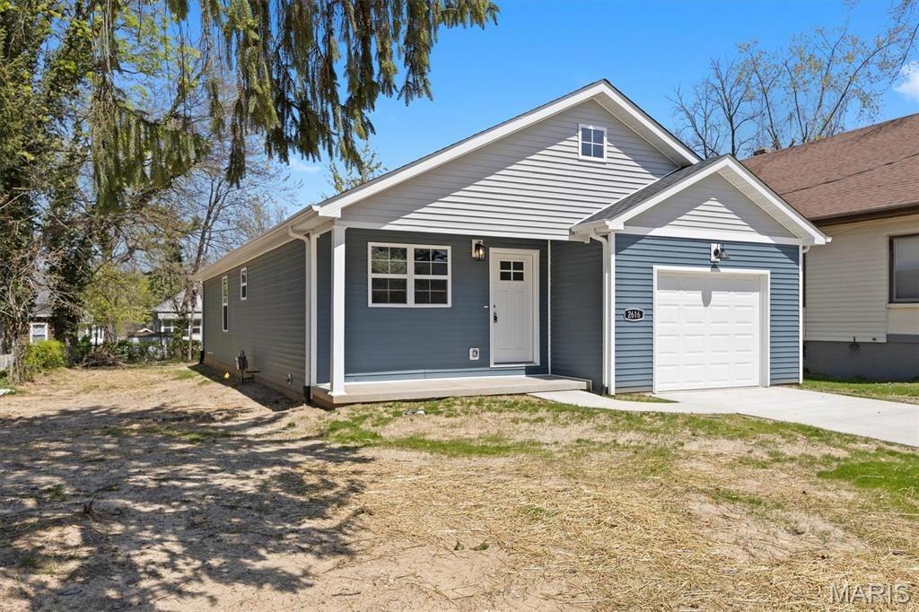 Hillcrest Ave, Alton, IL 62002