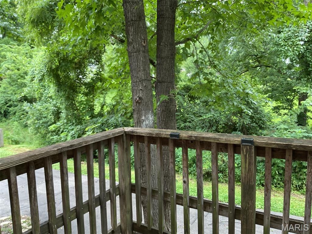 Dubois Ct, Washington, MO 63090