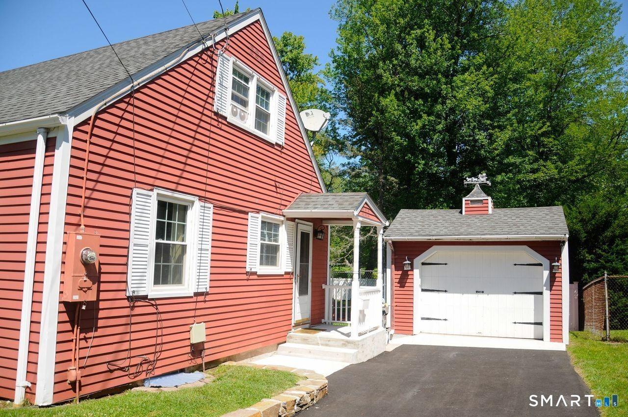 White St, Manchester, CT 06042