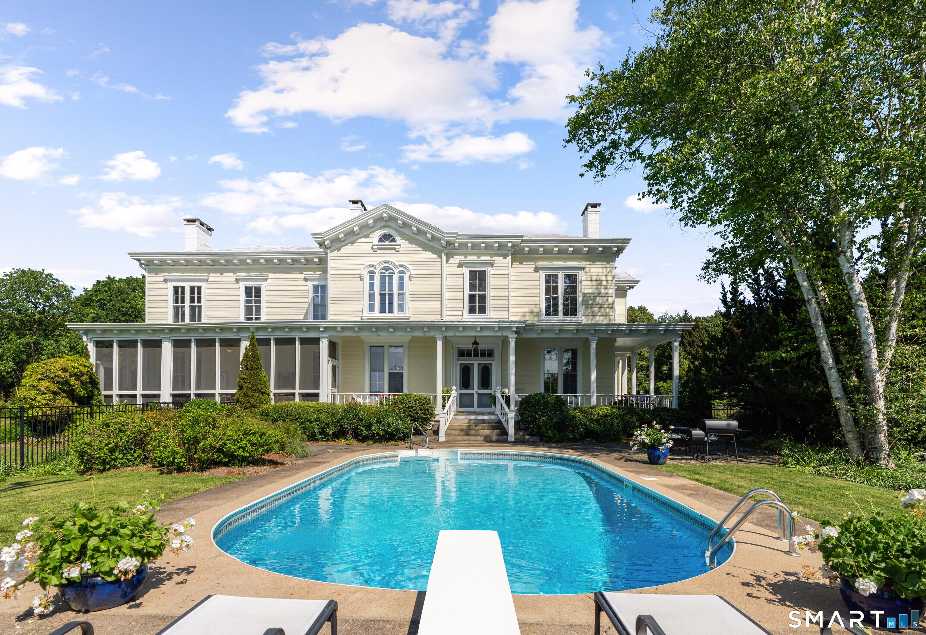 N Main St, Stonington, CT 06378