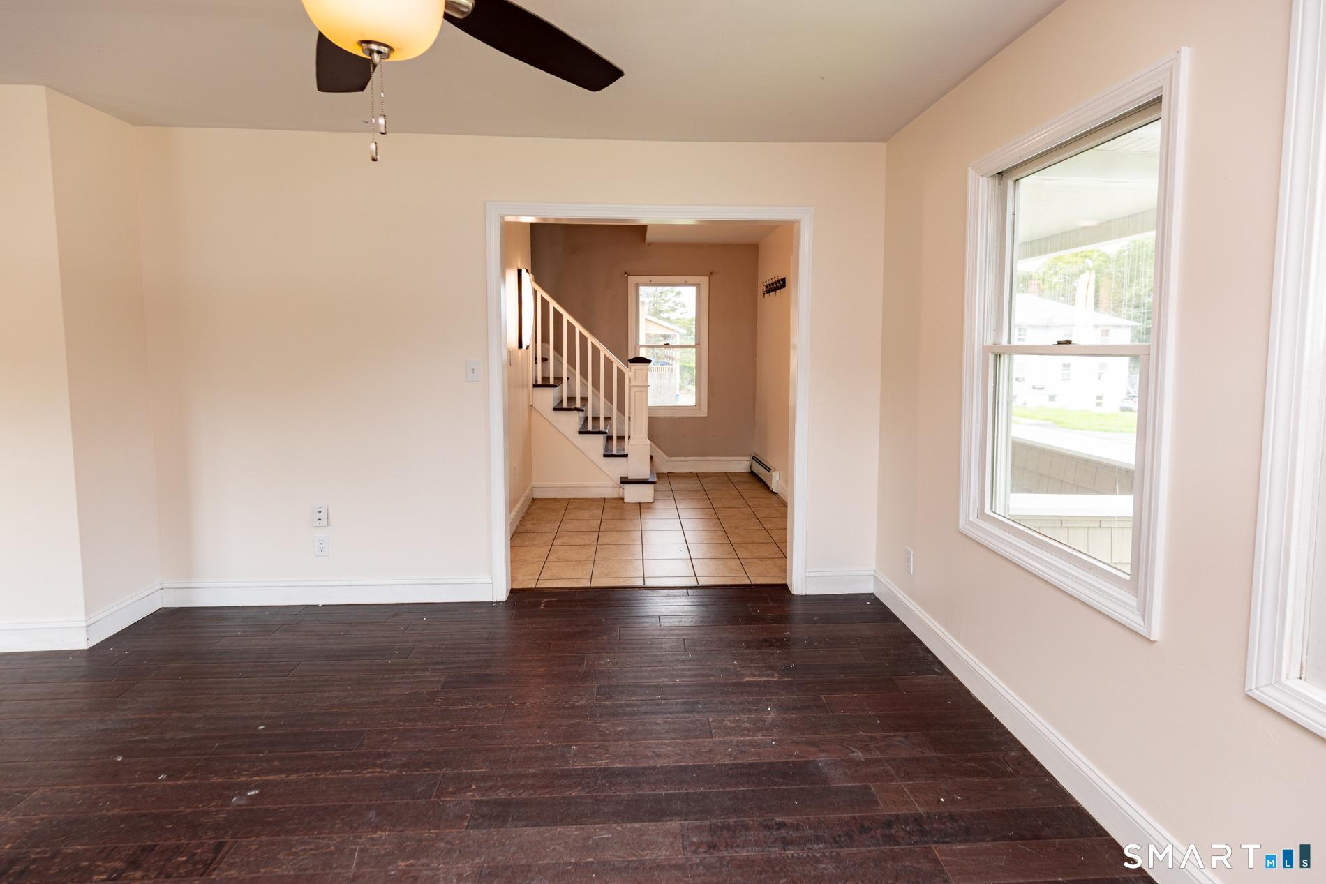 Bentley Ave, Norwich, CT 06360