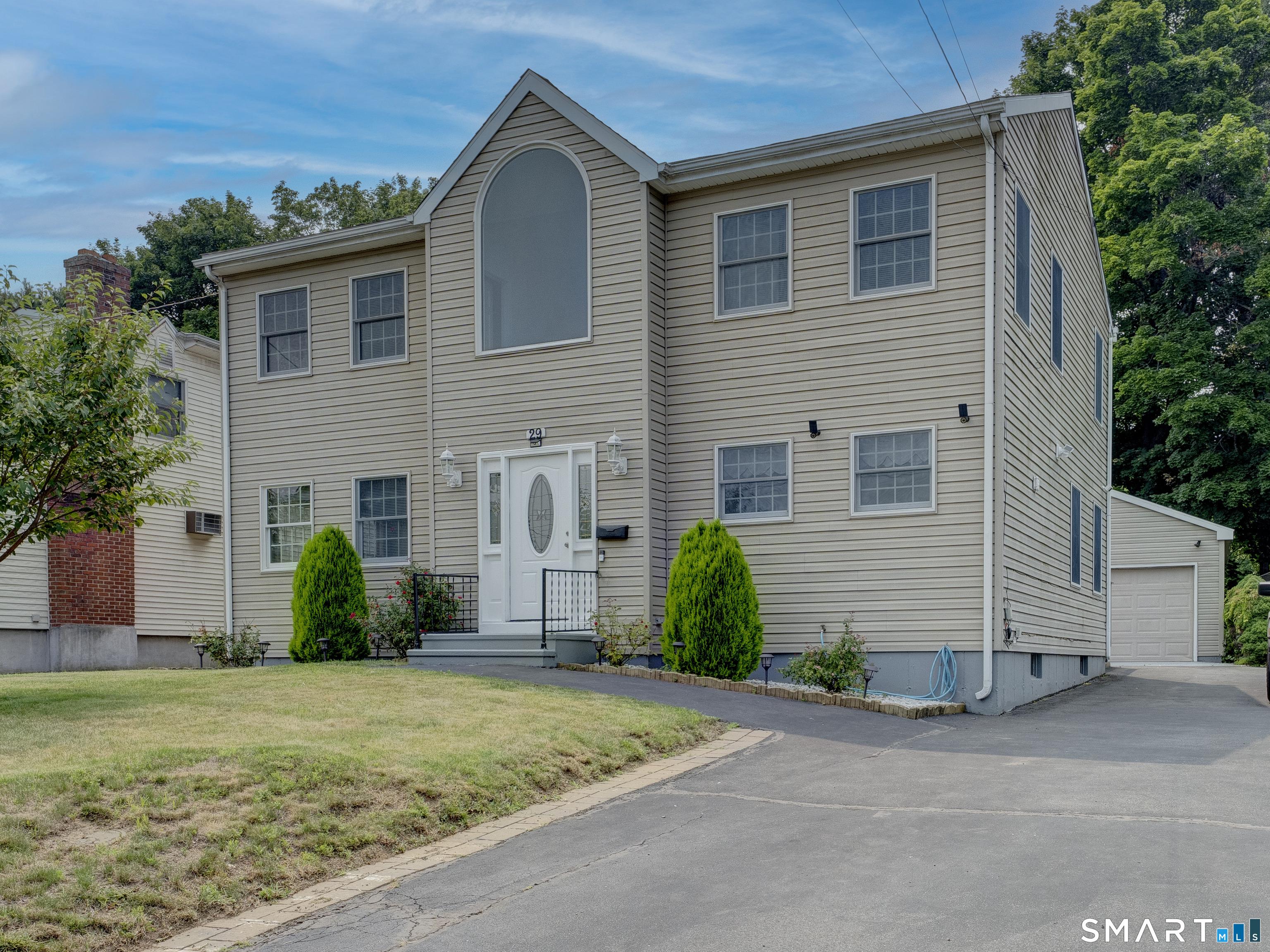 Fenwood Ave, West Hartford, CT 06110