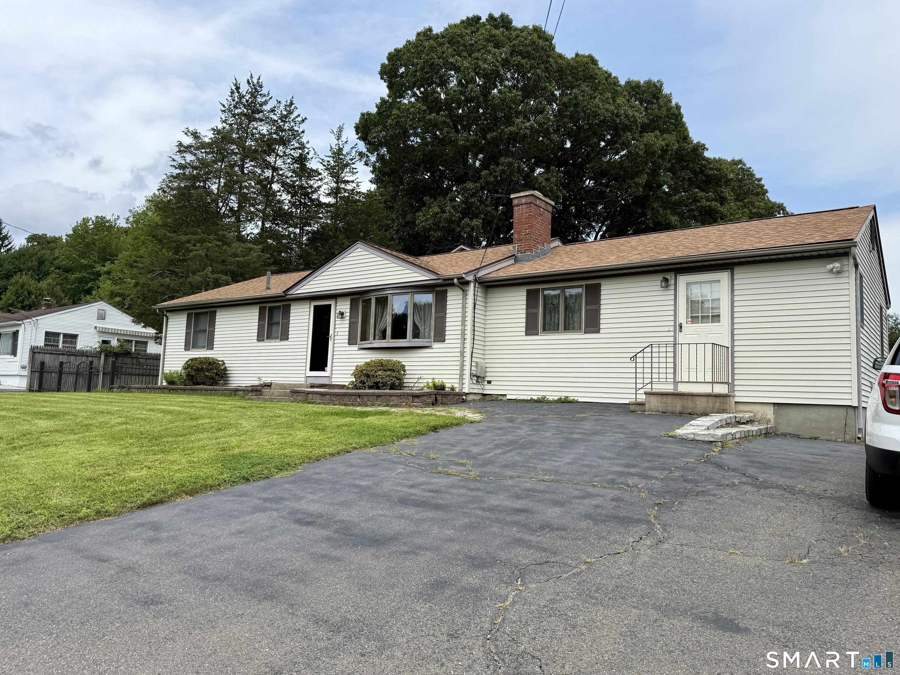 Lakeside Blvd E, Waterbury, CT 06708