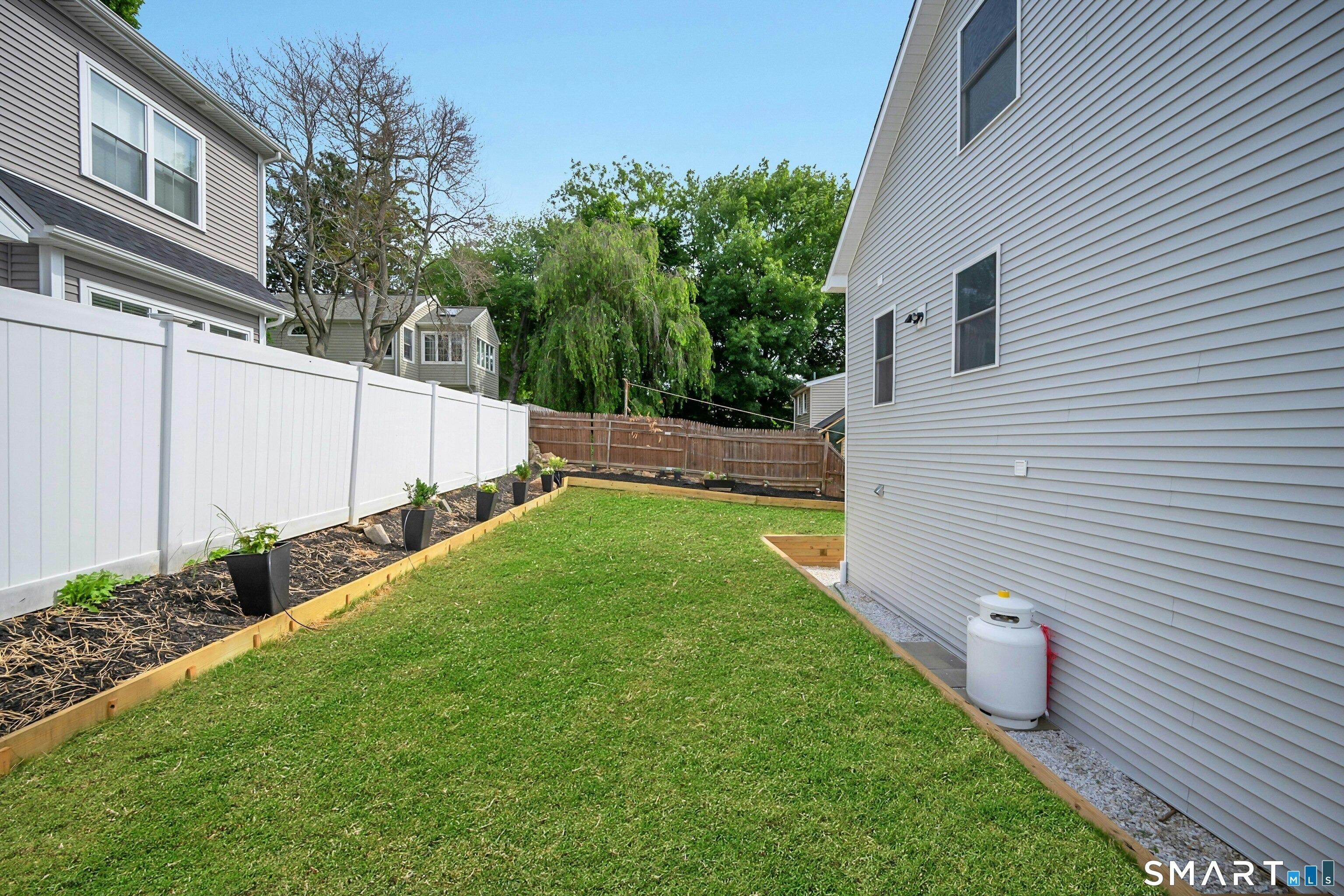 Castle Ave, Fairfield, CT 06825