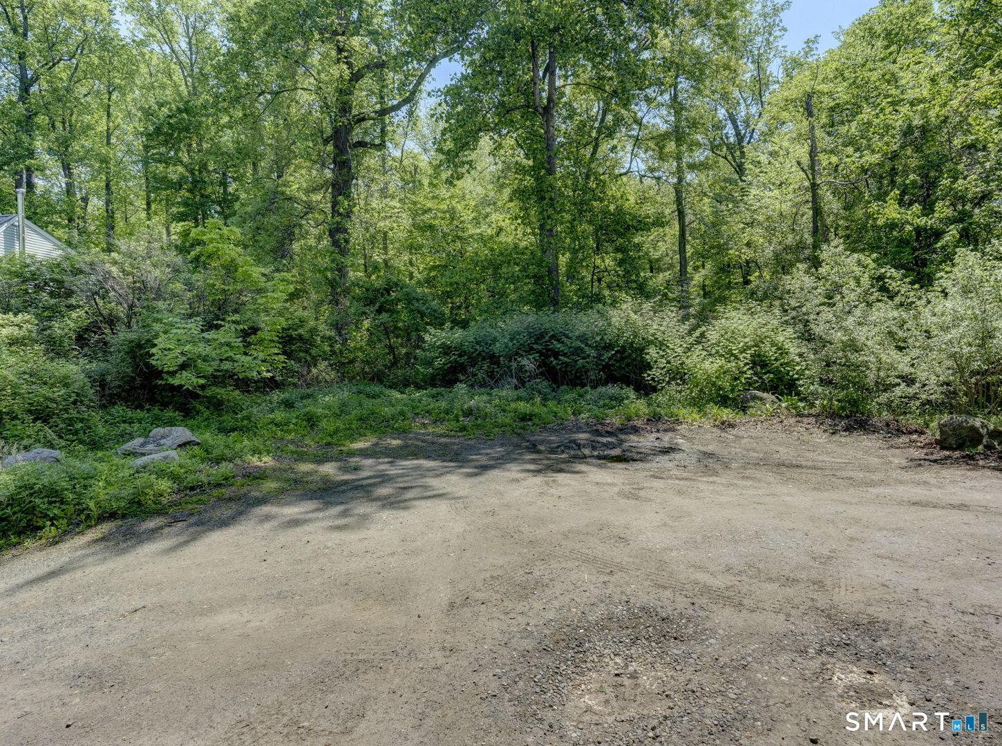 Brook Trl, East Hampton, CT 06424