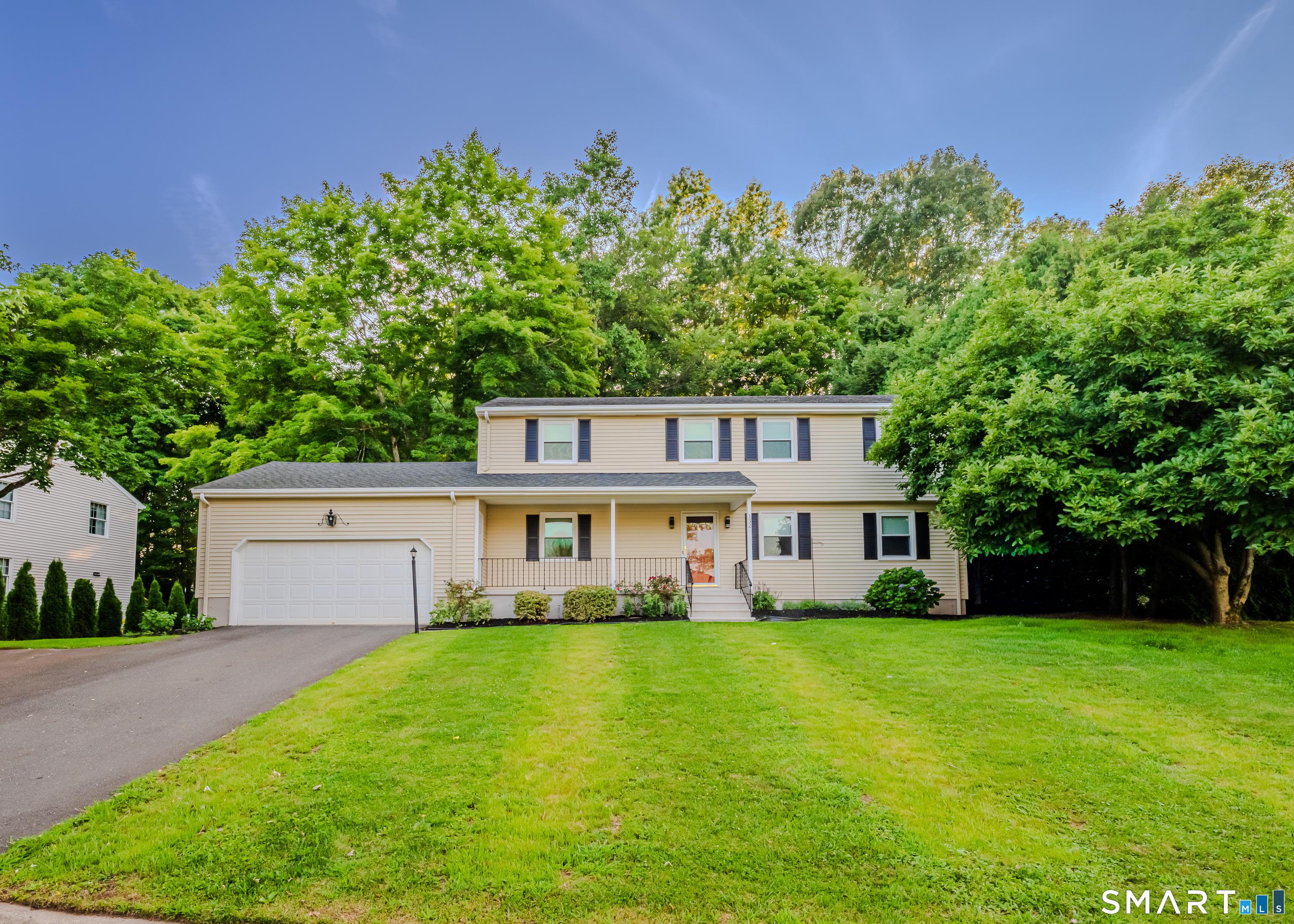 Hollyberry Ln, Plainville, CT 06062