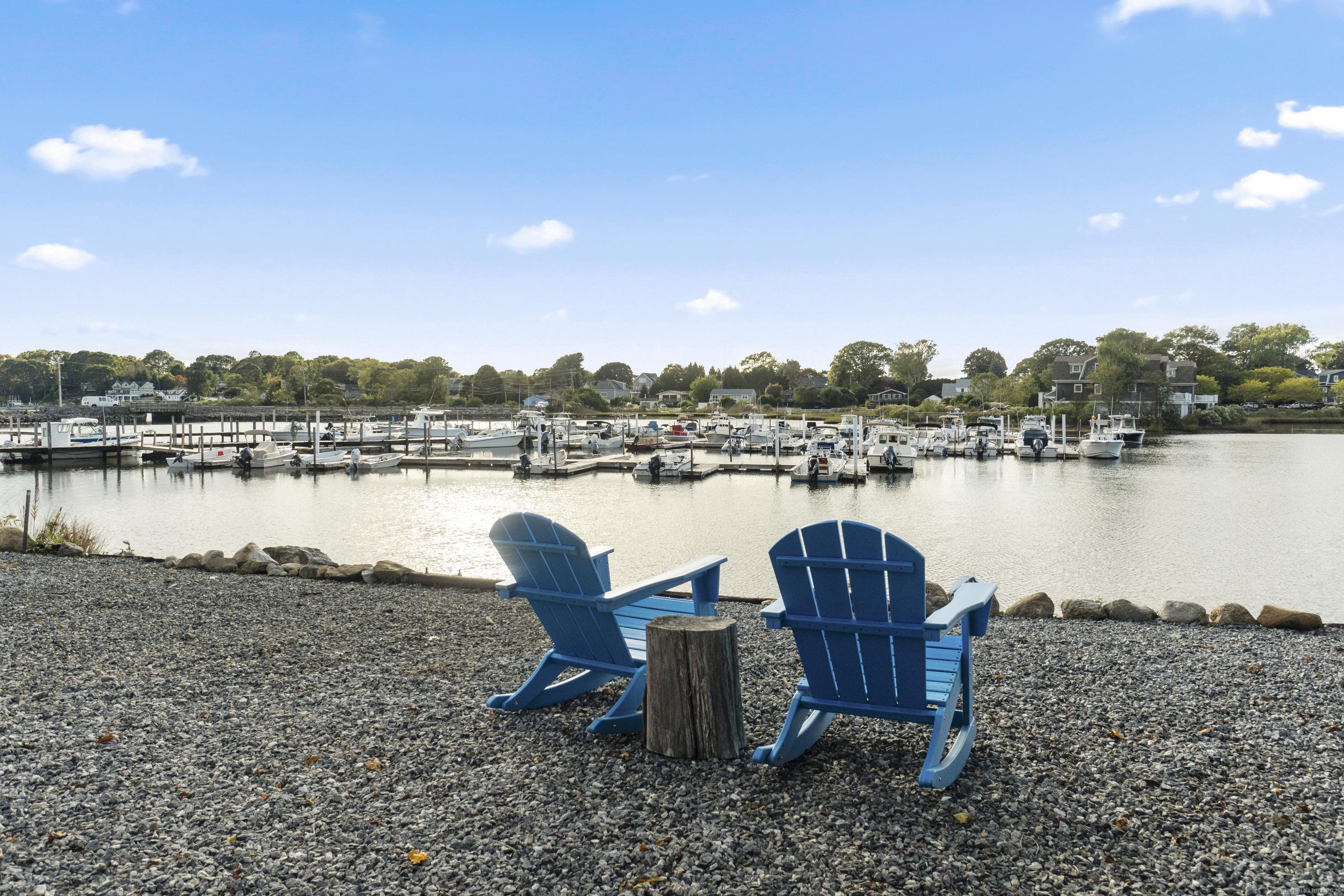 Gled Hill St, Mystic, CT 06355