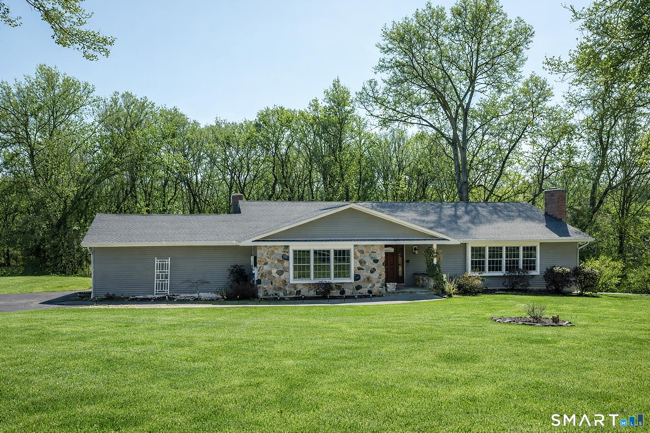 Delno Dr, Danbury, CT 06811