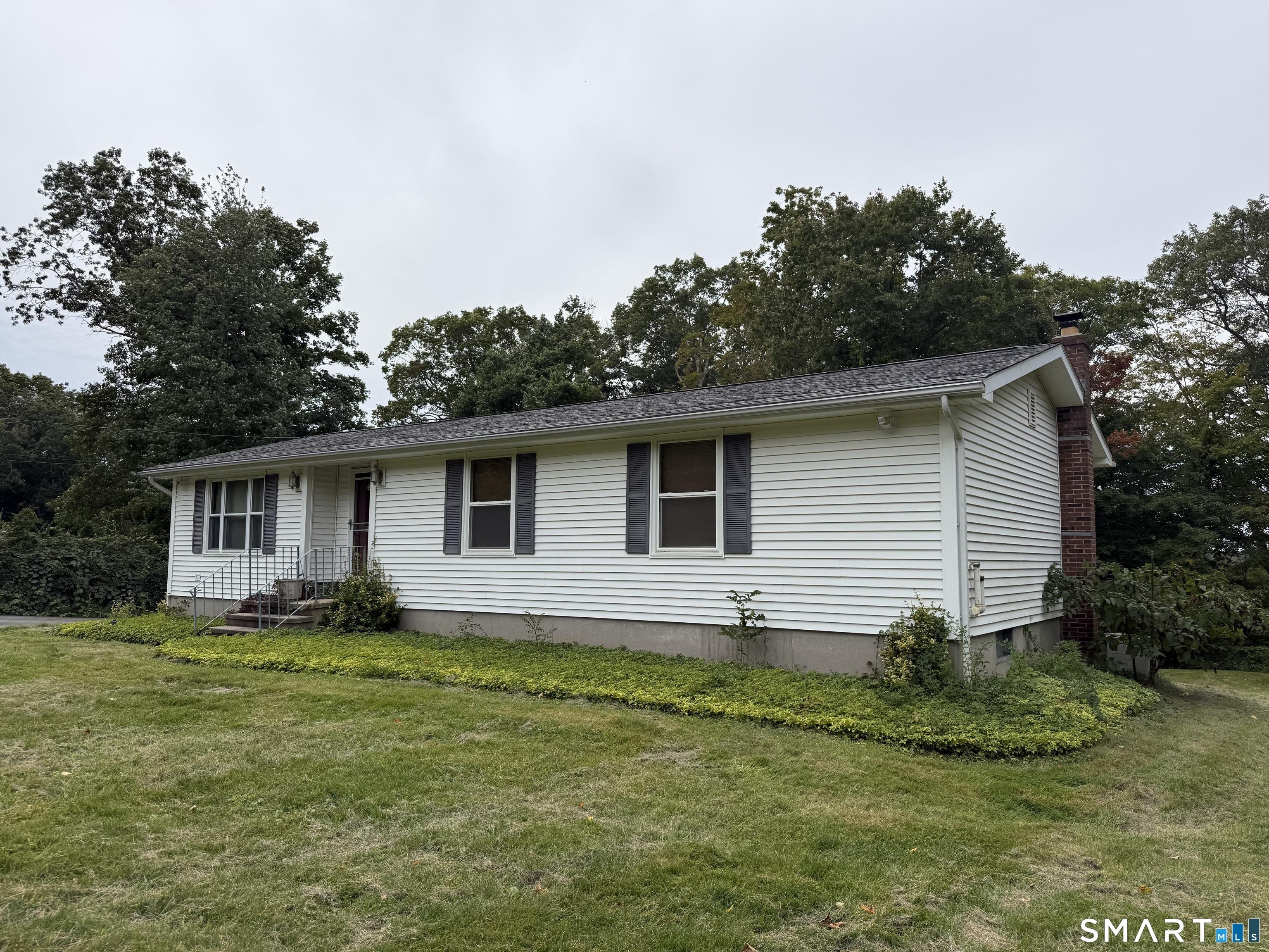 Race Hill Rd, Madison, CT 06443