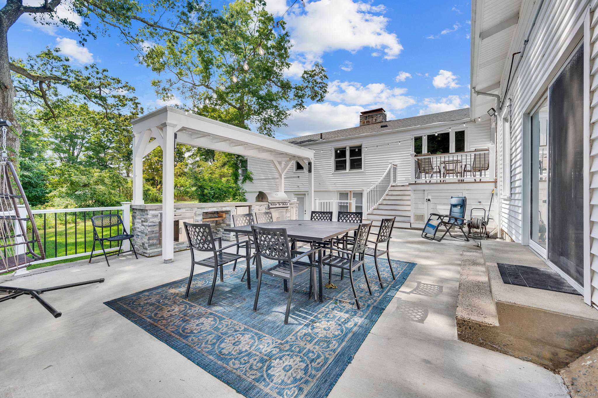 Ridgeview Rd, Orange, CT 06477