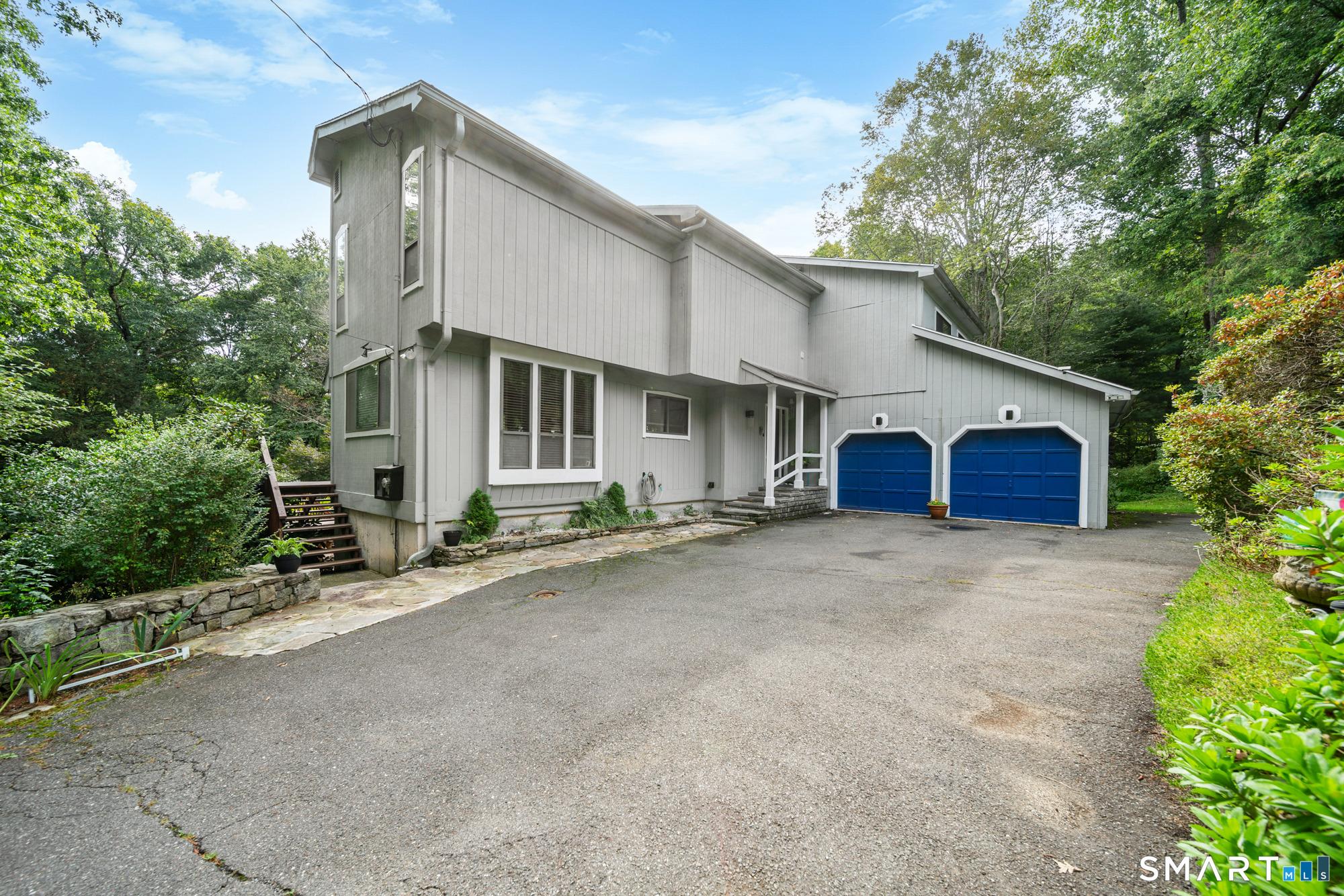 Vidich Ln, Naugatuck, CT 06770
