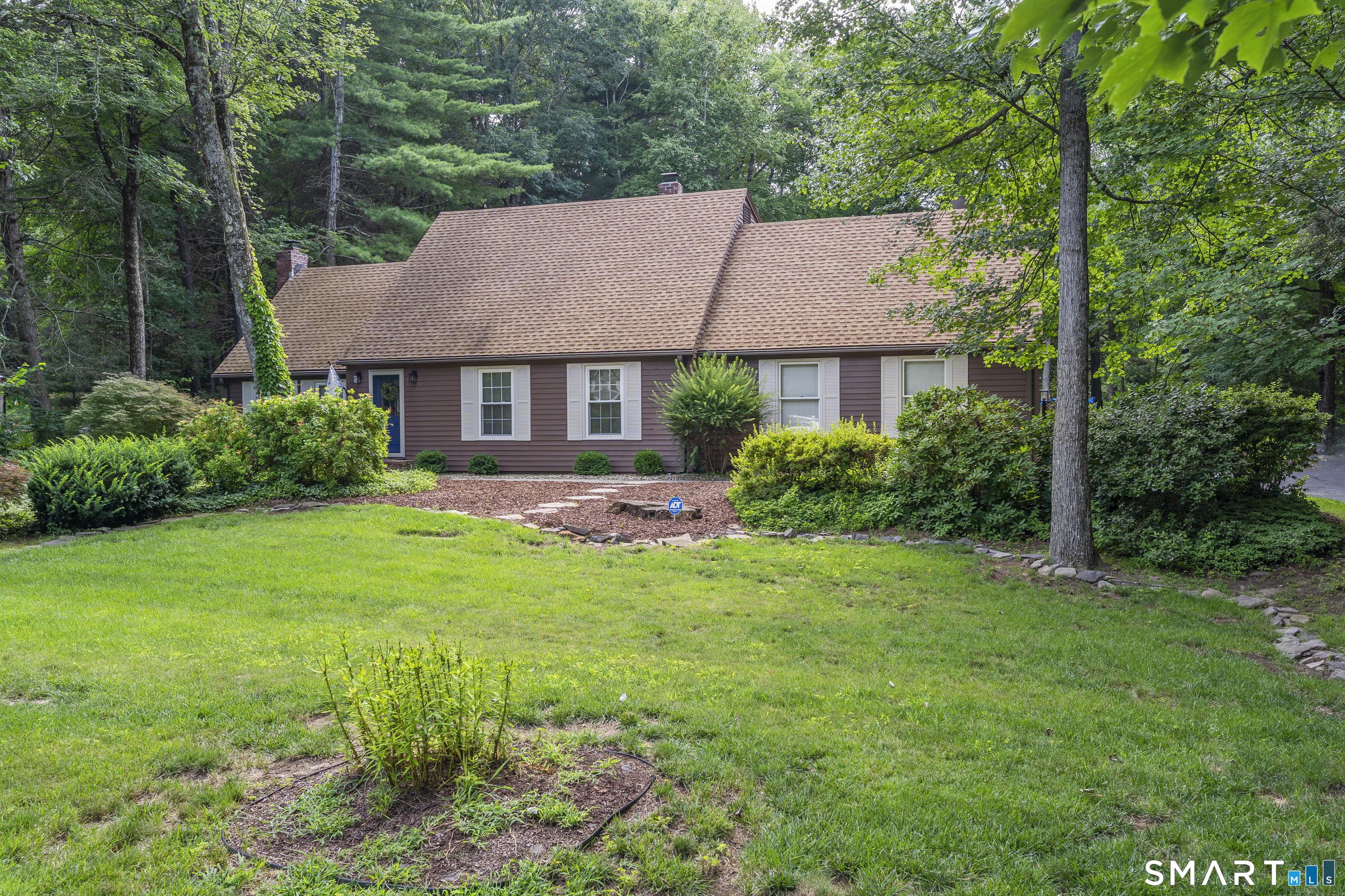 Blueberry Ln, Burlington, CT 06013