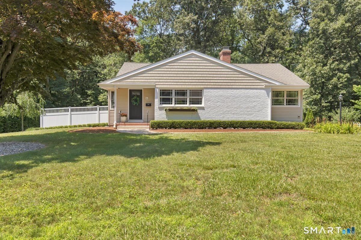 Bruce Rd, Manchester, CT 06040