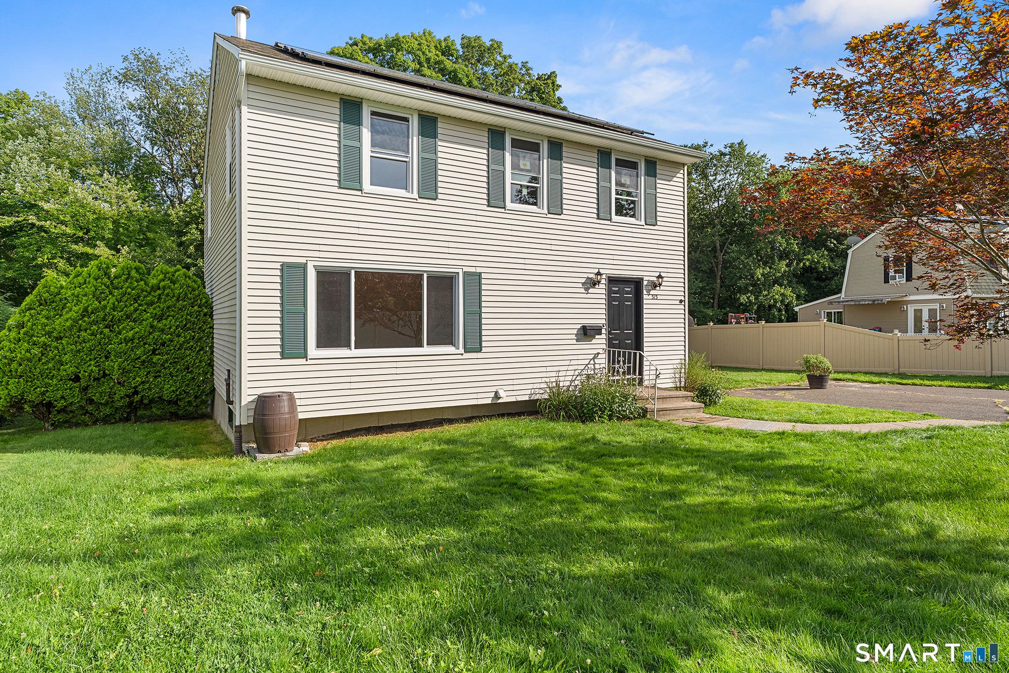 Gracey Ave, Meriden, CT 06451