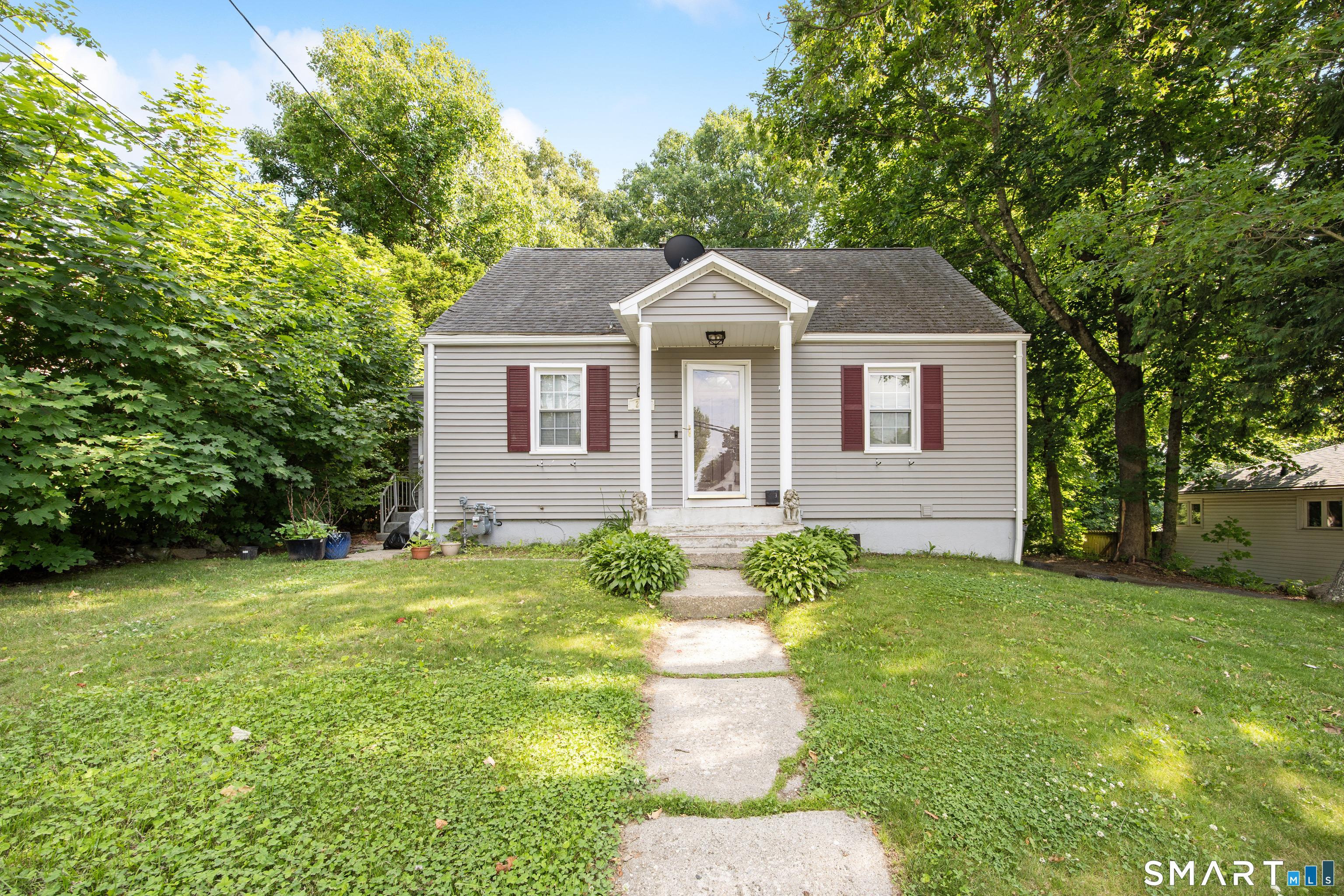 Moran St, Waterbury, CT 06704