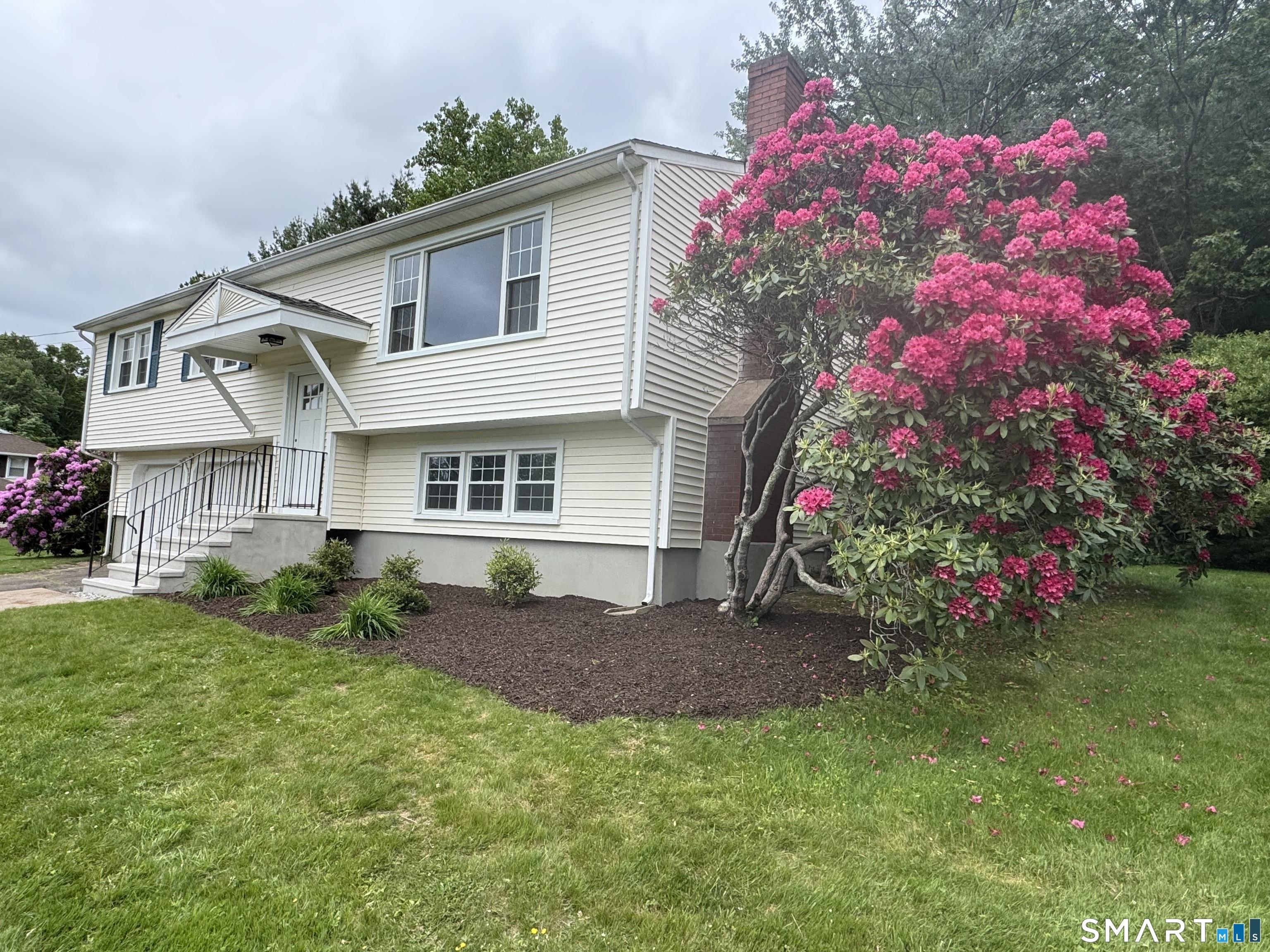 Cloudland Rd, North Haven, CT 06473