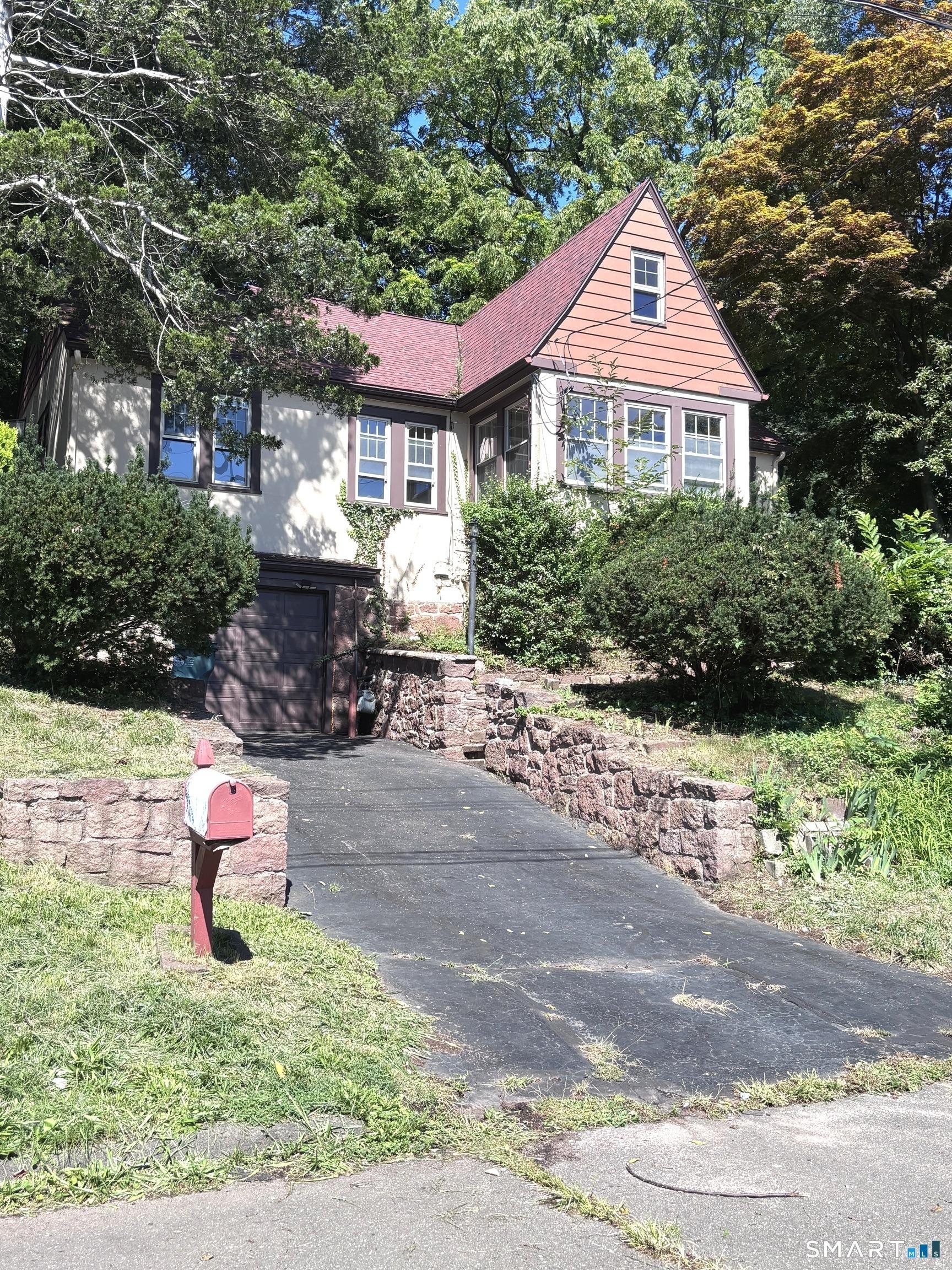 Savoy St, Hamden, CT 06514