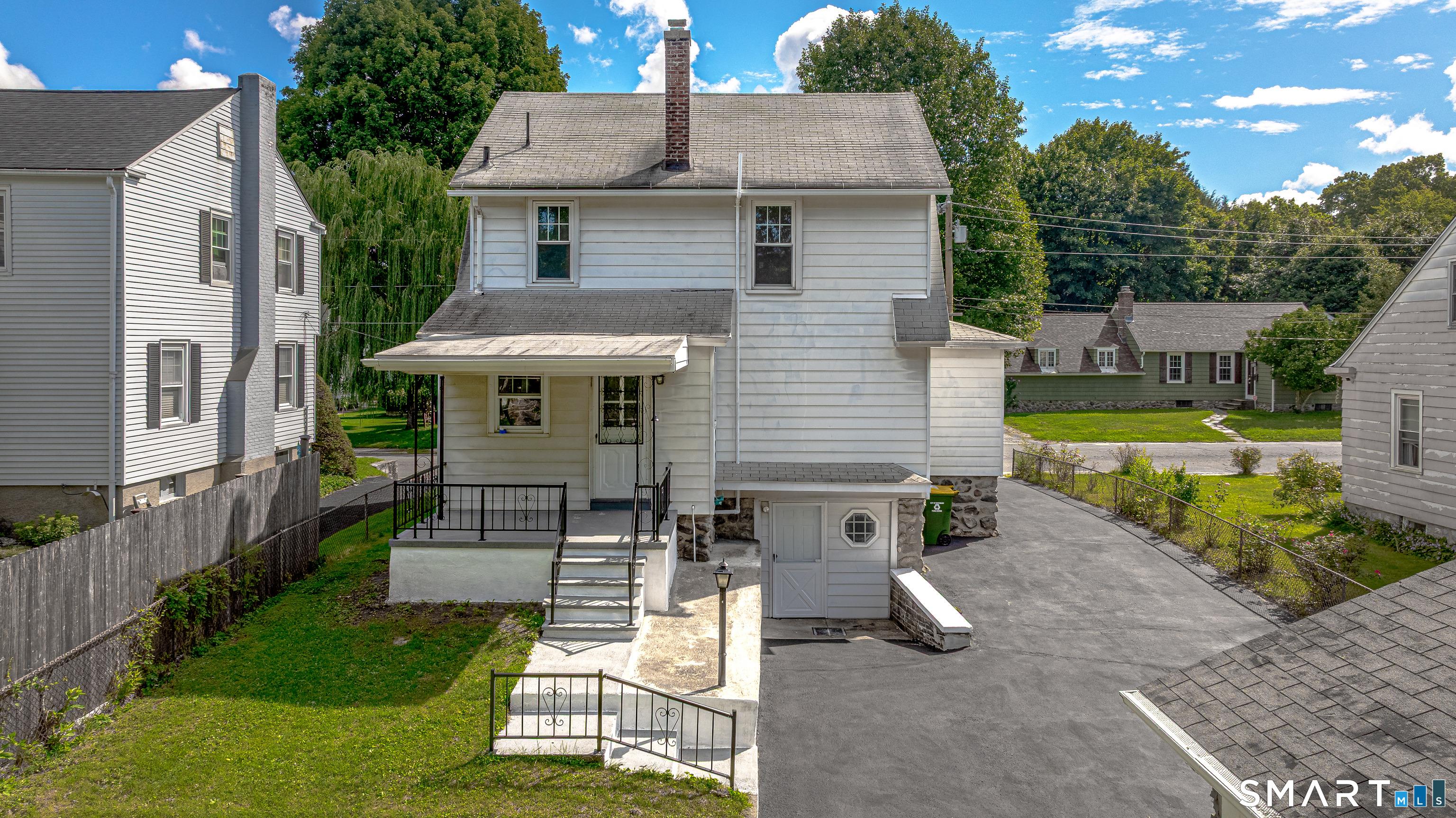 Robert St, Waterbury, CT 06710
