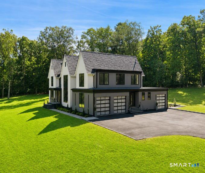Twin Oaks Ln, Westport, CT 06880