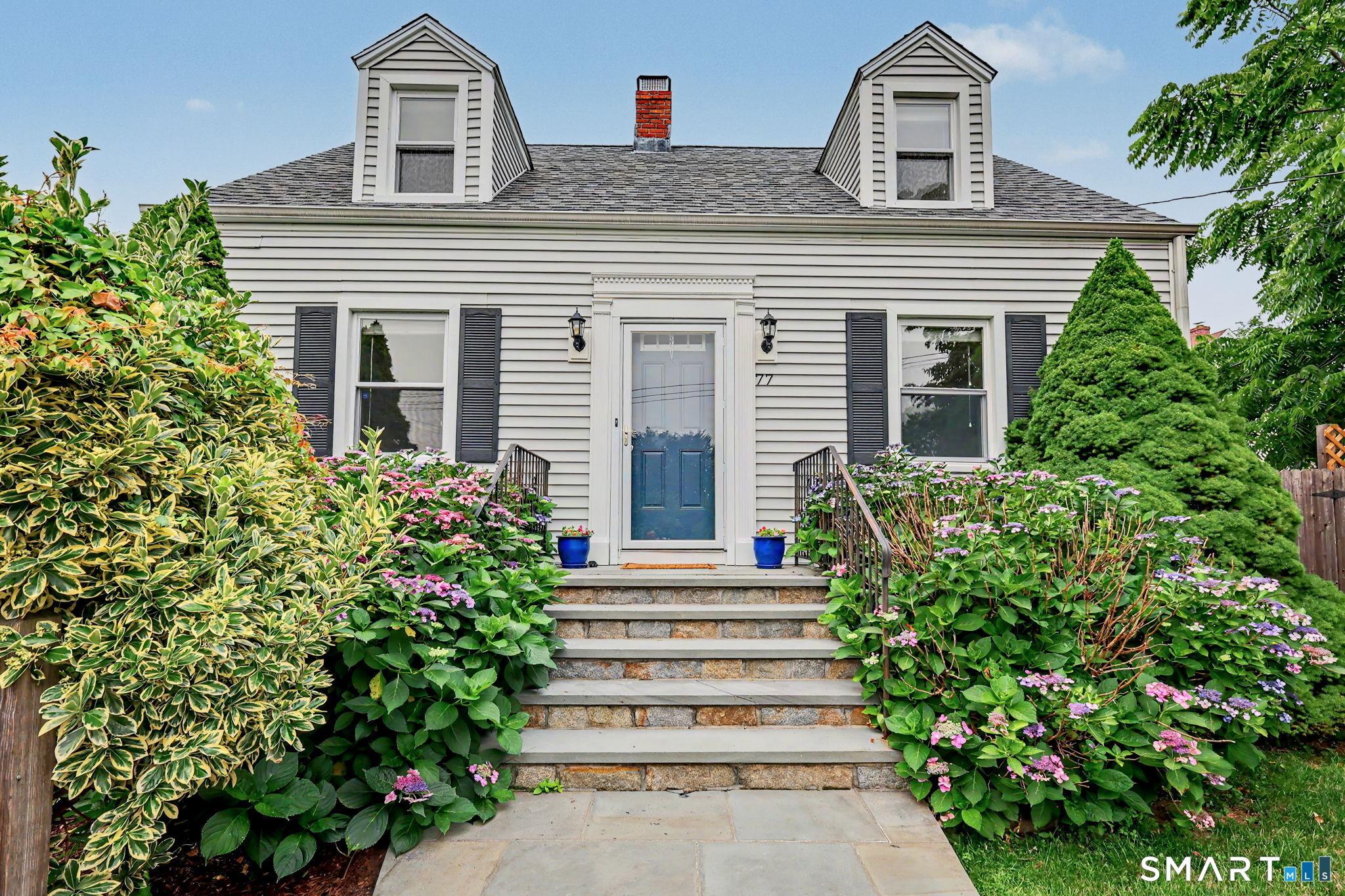 Round Hill Rd, Fairfield, CT 06824