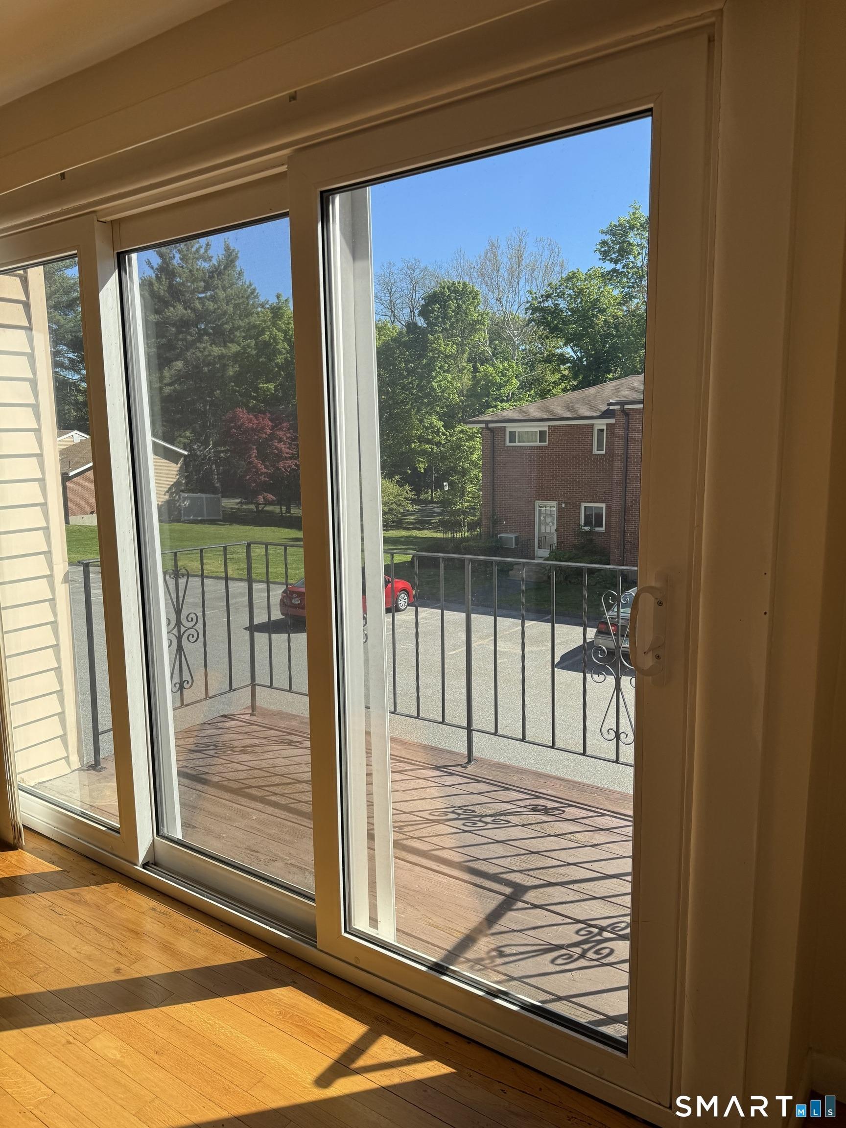 Farmington Ave, Unionville, CT 06085