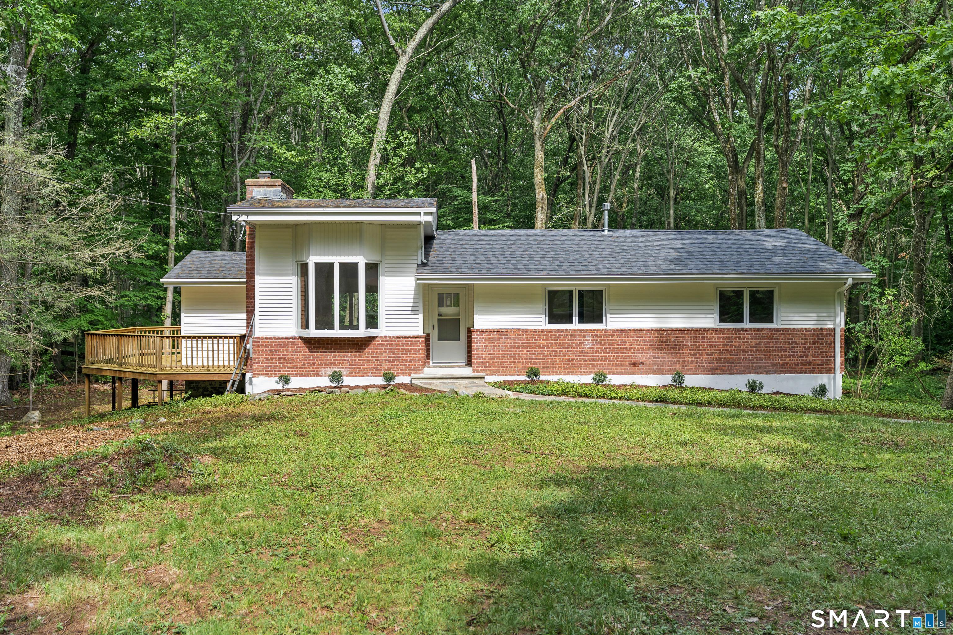 Fawn Dr, Woodbridge, CT 06525