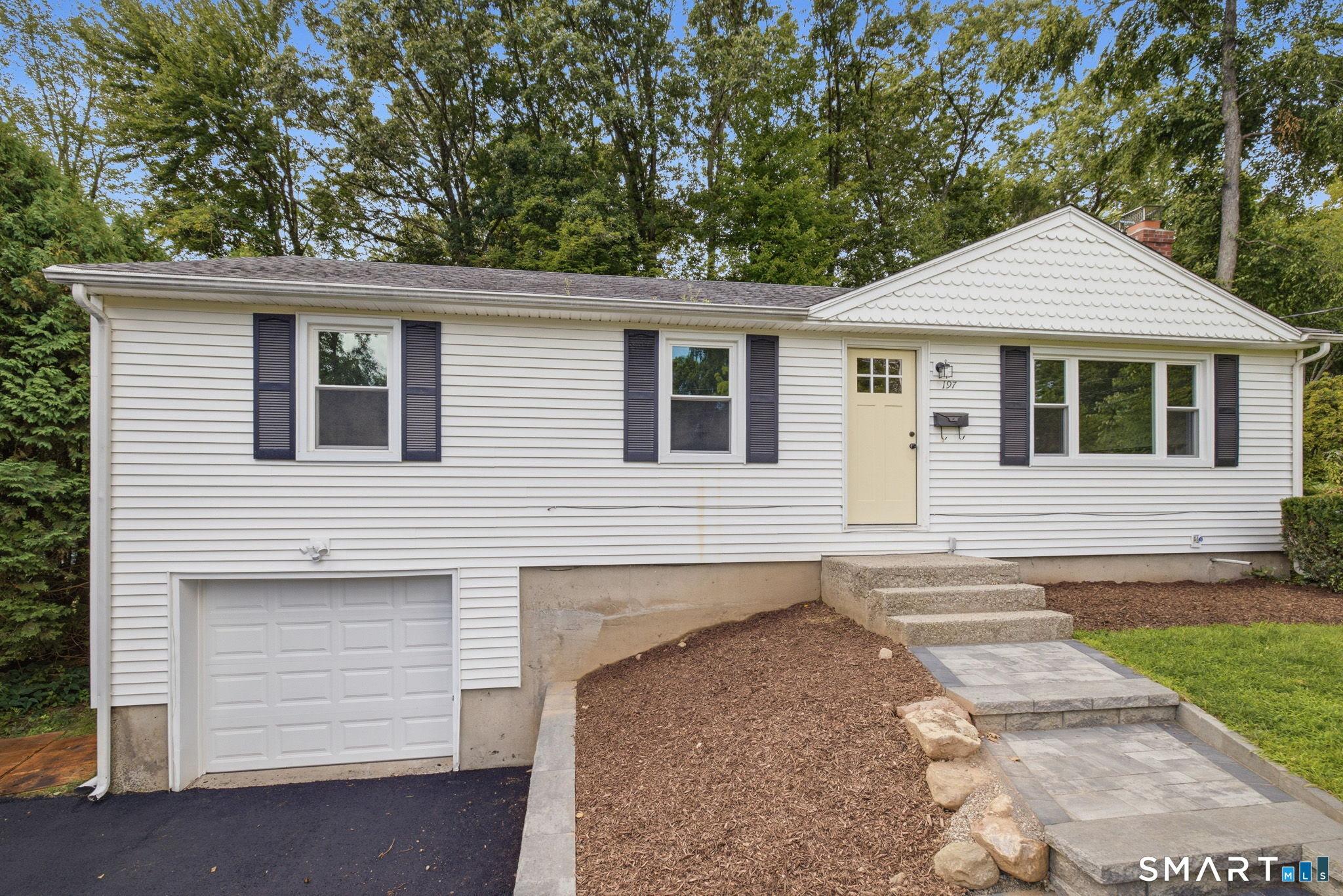 Glendale Dr, Bristol, CT 06010