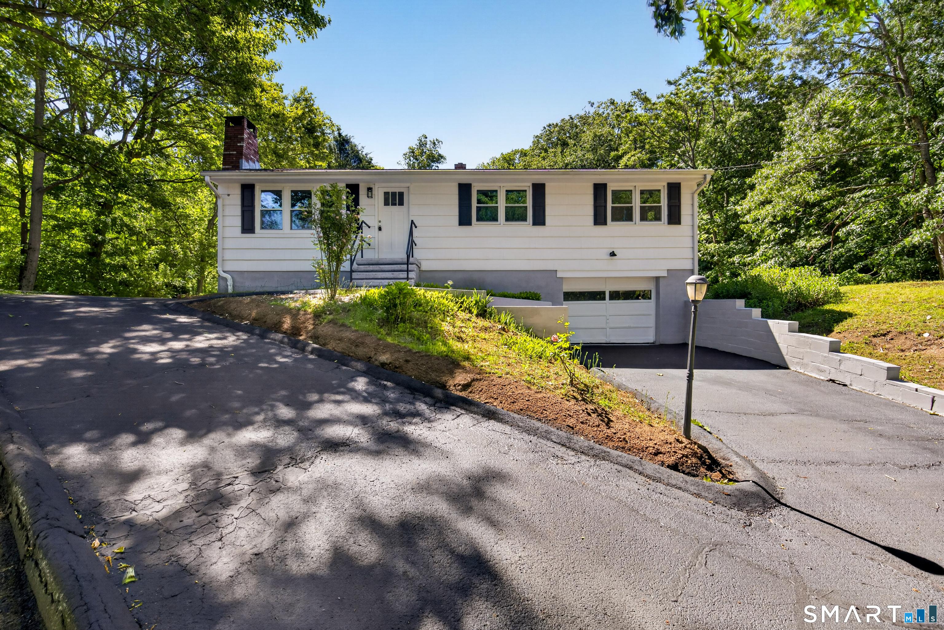 Piscitello Dr, Branford, CT 06405